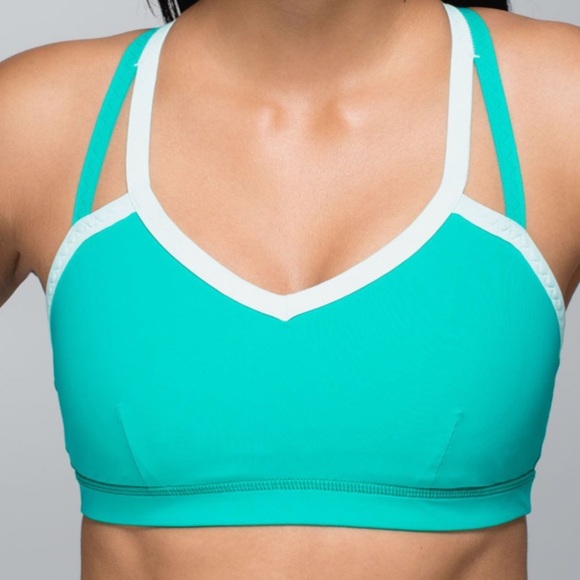 Lululemon Water Bound Bra
Blue Tropics / Aquamarine Size 6 - Picture 5 of 13